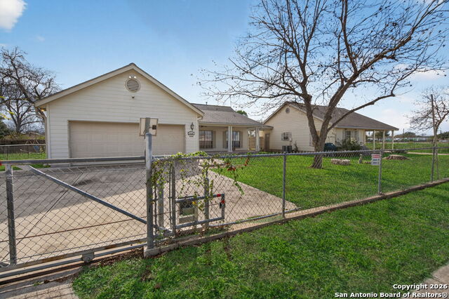 Image 5 of 47 For 4530 Winneway