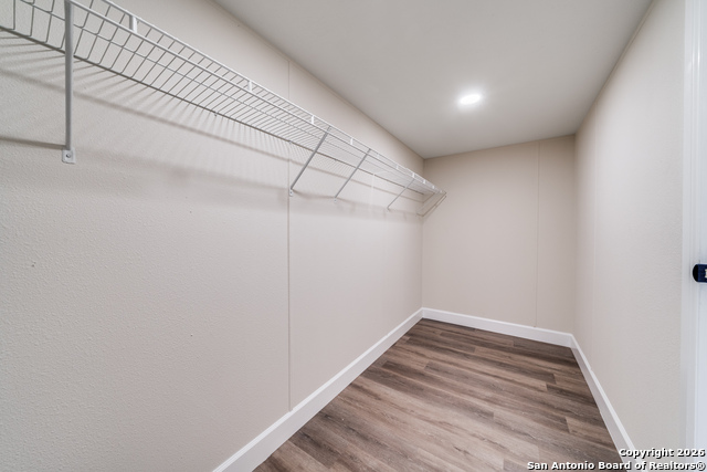 Image 18 of 25 For 551 Big Oak  