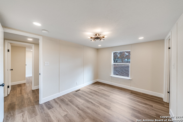 Image 21 of 25 For 551 Big Oak  