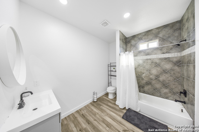 Image 17 of 25 For 105 Hidden Cove