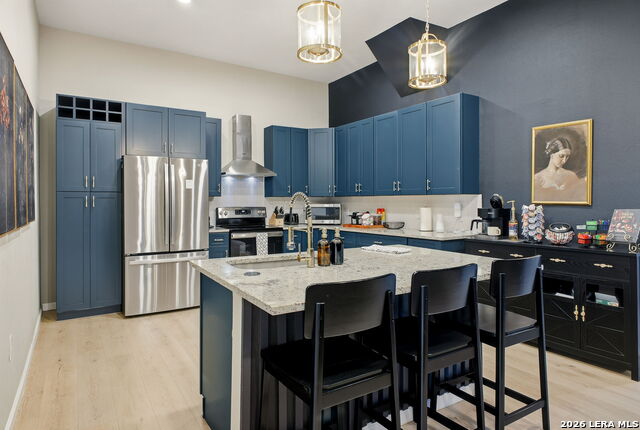 Listing photo id 18 for 1503 E Crockett St,