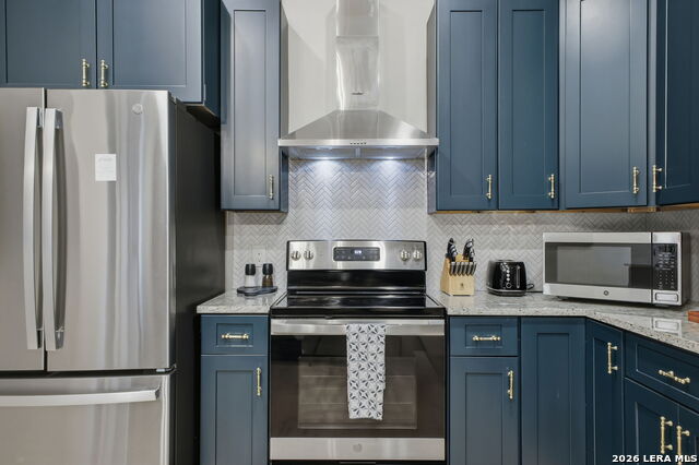 Listing photo id 20 for 1503 E Crockett St,