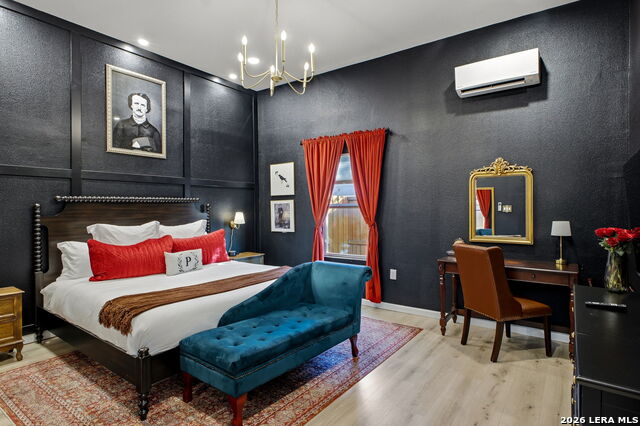 Listing photo id 23 for 1503 E Crockett St,