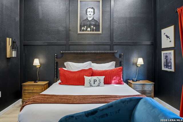 Listing photo id 24 for 1503 E Crockett St,