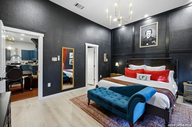 Listing photo id 25 for 1503 E Crockett St,