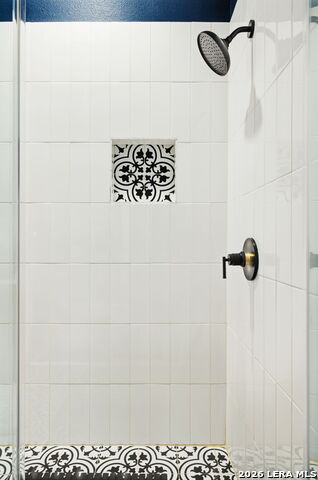 Listing photo id 27 for 1503 E Crockett St,