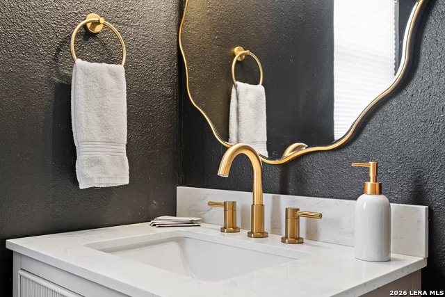 Listing photo id 33 for 1503 E Crockett St,