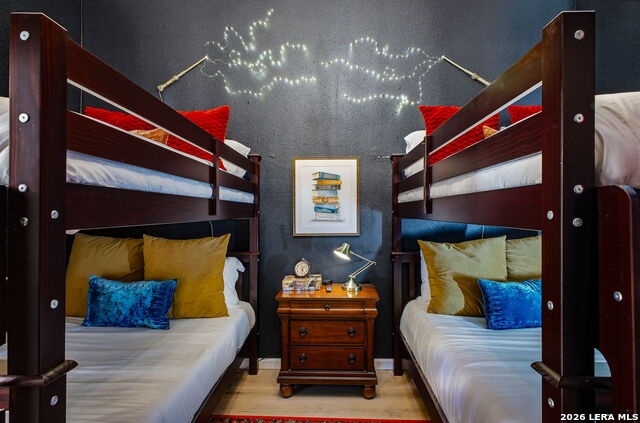 Listing photo id 35 for 1503 E Crockett St,