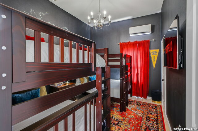 Listing photo id 36 for 1503 E Crockett St,