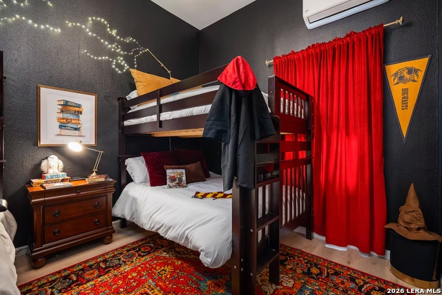 Listing photo id 37 for 1503 E Crockett St,