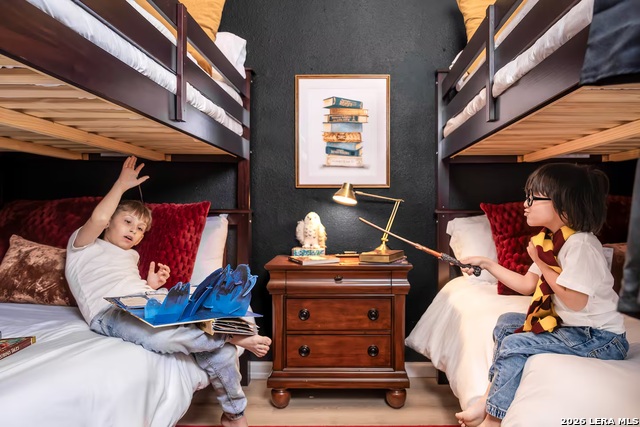 Listing photo id 38 for 1503 E Crockett St,