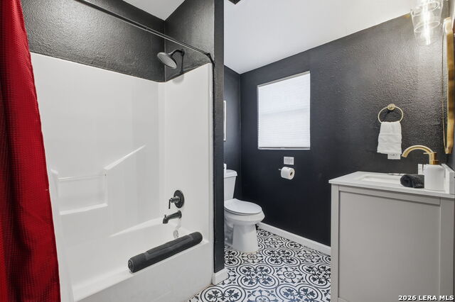 Listing photo id 40 for 1503 E Crockett St,