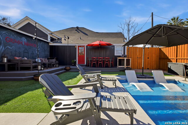 Listing photo id 42 for 1503 E Crockett St,