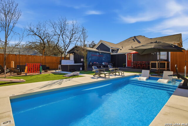 Listing photo id 43 for 1503 E Crockett St,