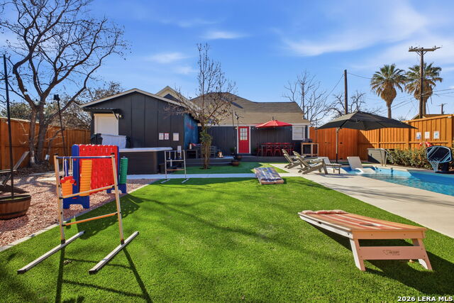 Listing photo id 44 for 1503 E Crockett St,