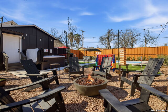 Listing photo id 45 for 1503 E Crockett St,