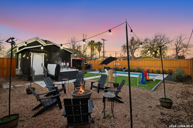 Listing photo id 52 for 1503 E Crockett St,