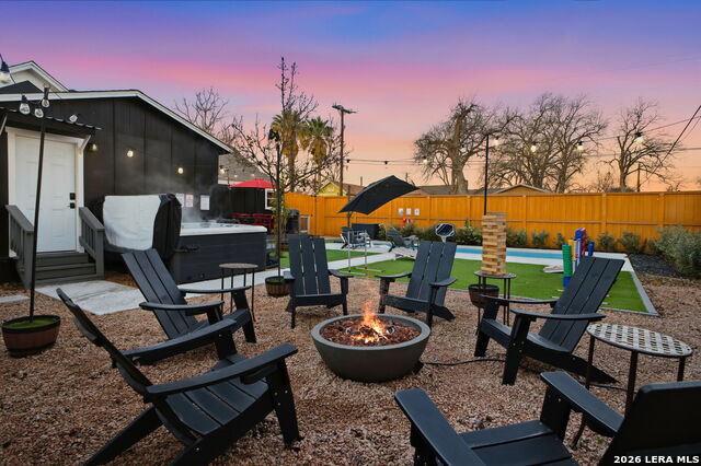 Listing photo id 54 for 1503 E Crockett St,