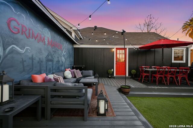 Listing photo id 65 for 1503 E Crockett St,