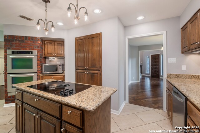 Listing photo id 10 for 8743 Paseo Oaks
