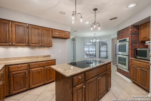 Listing photo id 11 for 8743 Paseo Oaks