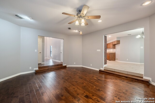 Listing photo id 5 for 8743 Paseo Oaks