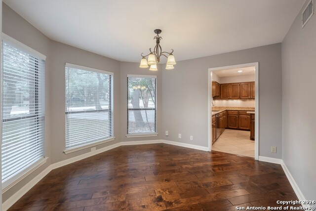 Listing photo id 7 for 8743 Paseo Oaks