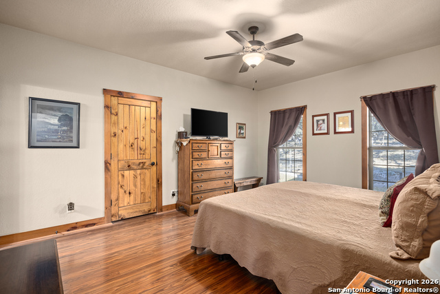 Image 16 of 50 For 488 Phillip  