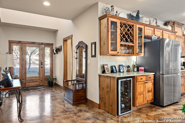 Image 4 of 50 For 488 Phillip  