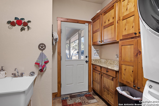 Image 14 of 50 For 488 Phillip  