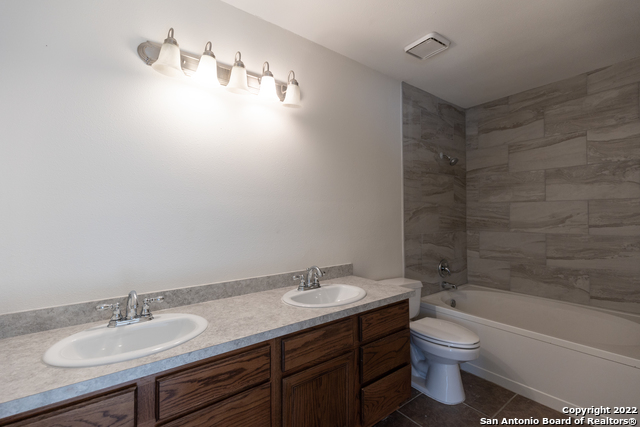 Listing photo id 12 for 9647 Barbwire