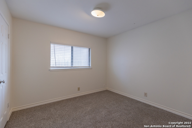 Listing photo id 13 for 9647 Barbwire