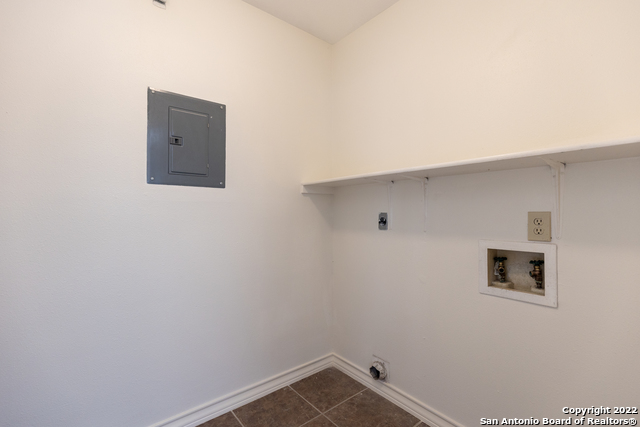 Listing photo id 20 for 9647 Barbwire