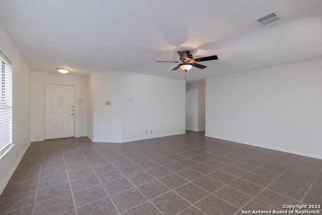 Listing photo id 3 for 9647 Barbwire