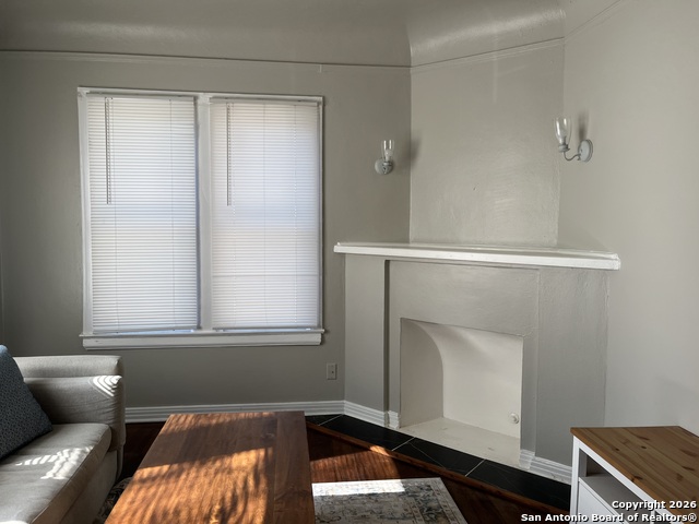 Image 2 of 12 For 309 Lullwood Ave E