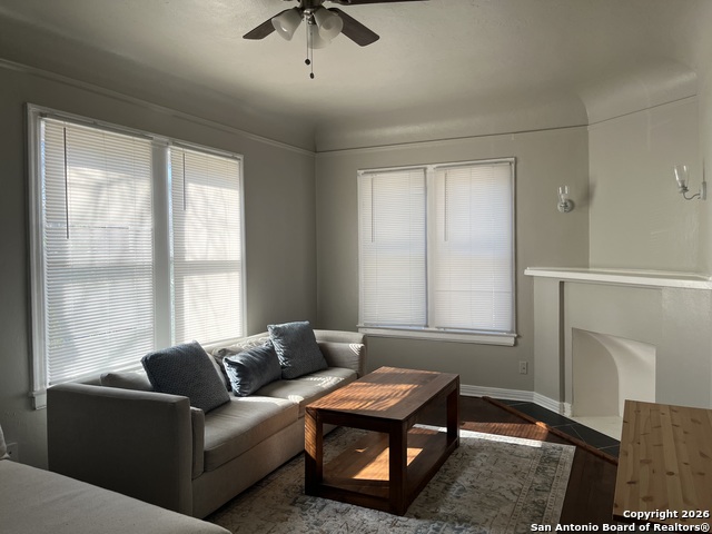 Image 4 of 12 For 309 Lullwood Ave E