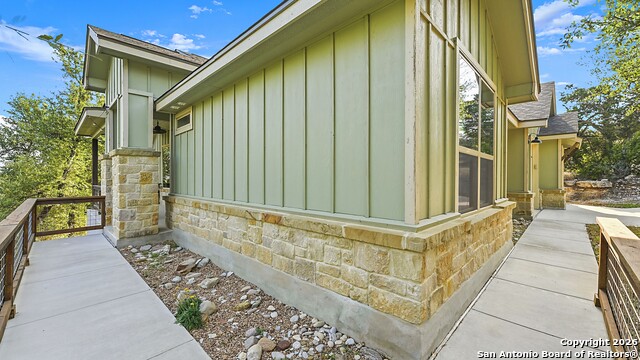 Image 3 of 50 For 1039 Primrose Path