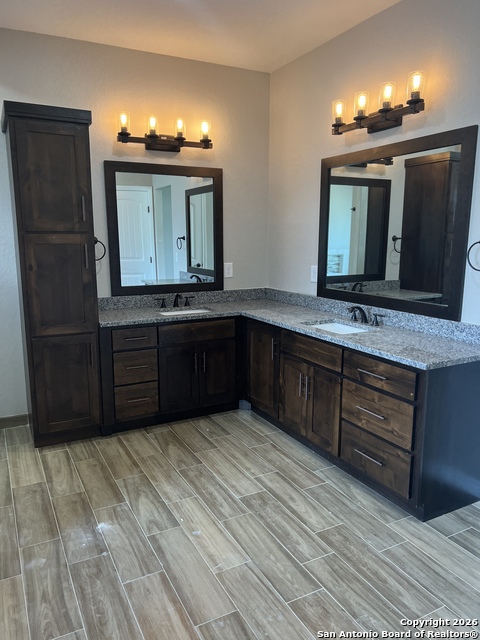 Image 11 of 19 For 2710 Royalwood