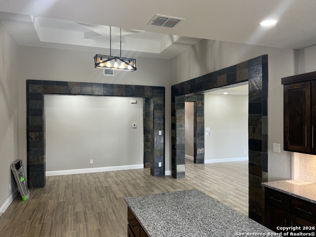 Image 13 of 19 For 2710 Royalwood