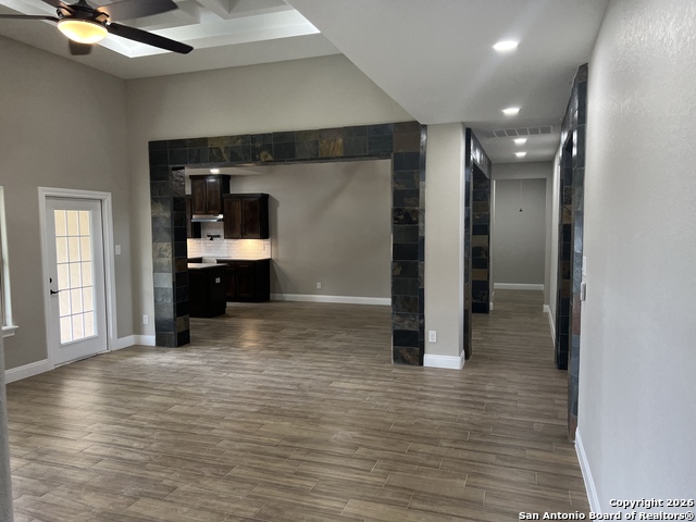 Image 16 of 19 For 2710 Royalwood