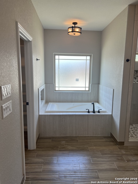 Image 9 of 19 For 2710 Royalwood