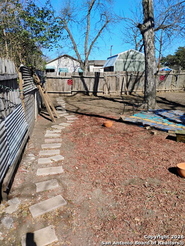 Image 4 of 28 For 403 Hazel  