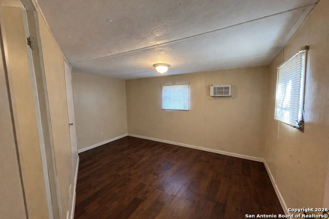 Image 2 of 10 For 1064 Brook Valley