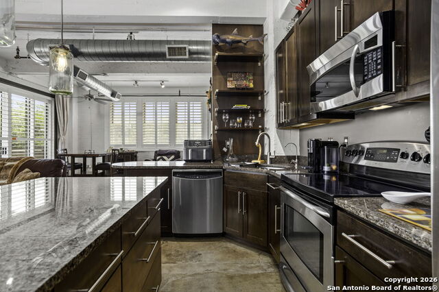 Image 18 of 28 For 831 Flores S 2201