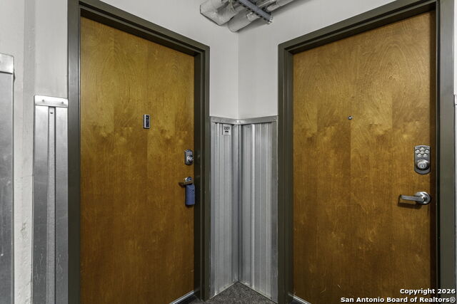 Image 19 of 28 For 831 Flores S 2201