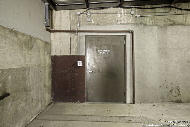 Image 22 of 28 For 831 Flores S 2201