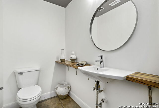 Image 3 of 28 For 831 Flores S 2201