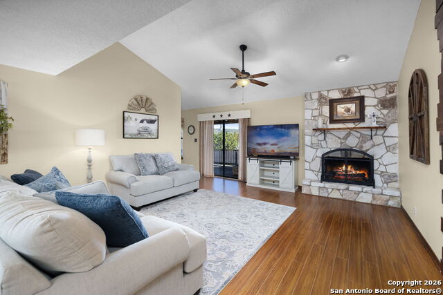 Image 23 of 77 For 115 Sprecken Isle