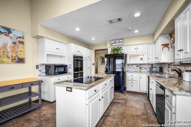 Image 27 of 77 For 115 Sprecken Isle