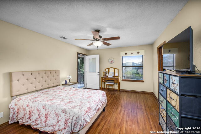 Image 32 of 77 For 115 Sprecken Isle